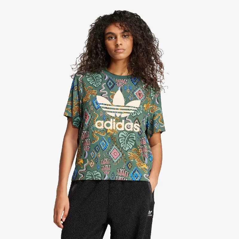 travel pants wrinkle free -ADIDAS ORIGINALS | x FARM RIO TREFOIL TEE { GREEN