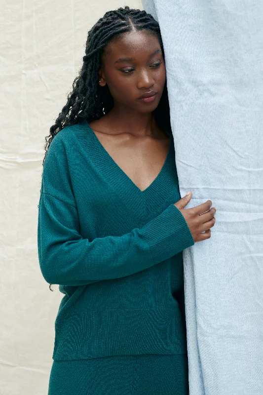 Pullover sweater with long hem -Forest-Green Wool-Cashmere V-Neck Sweater