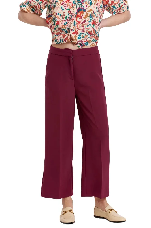 utility sweatpants pockets -Denali Cropped Pants In Red